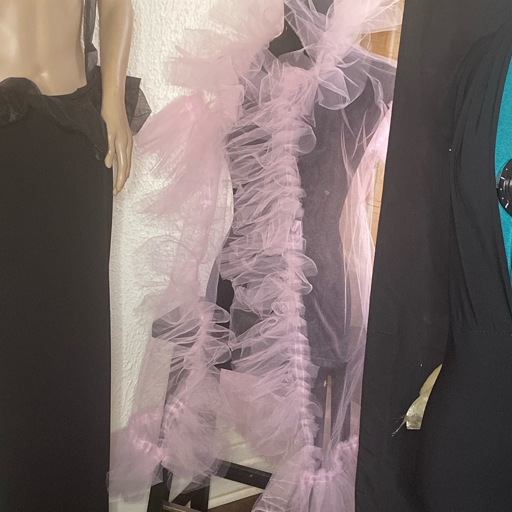 Pink robe ….one size. Fits most